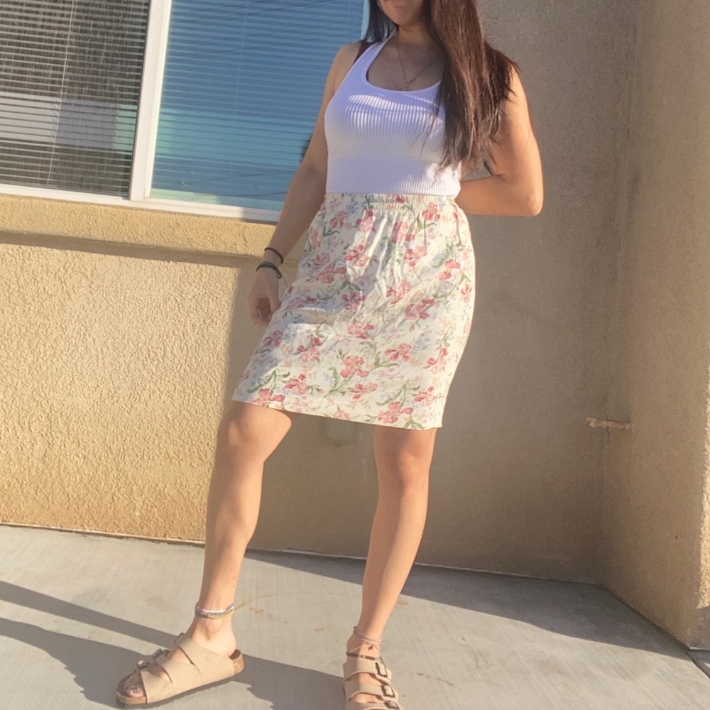 Vintage White Floral High Rise Skirt Size 7/8